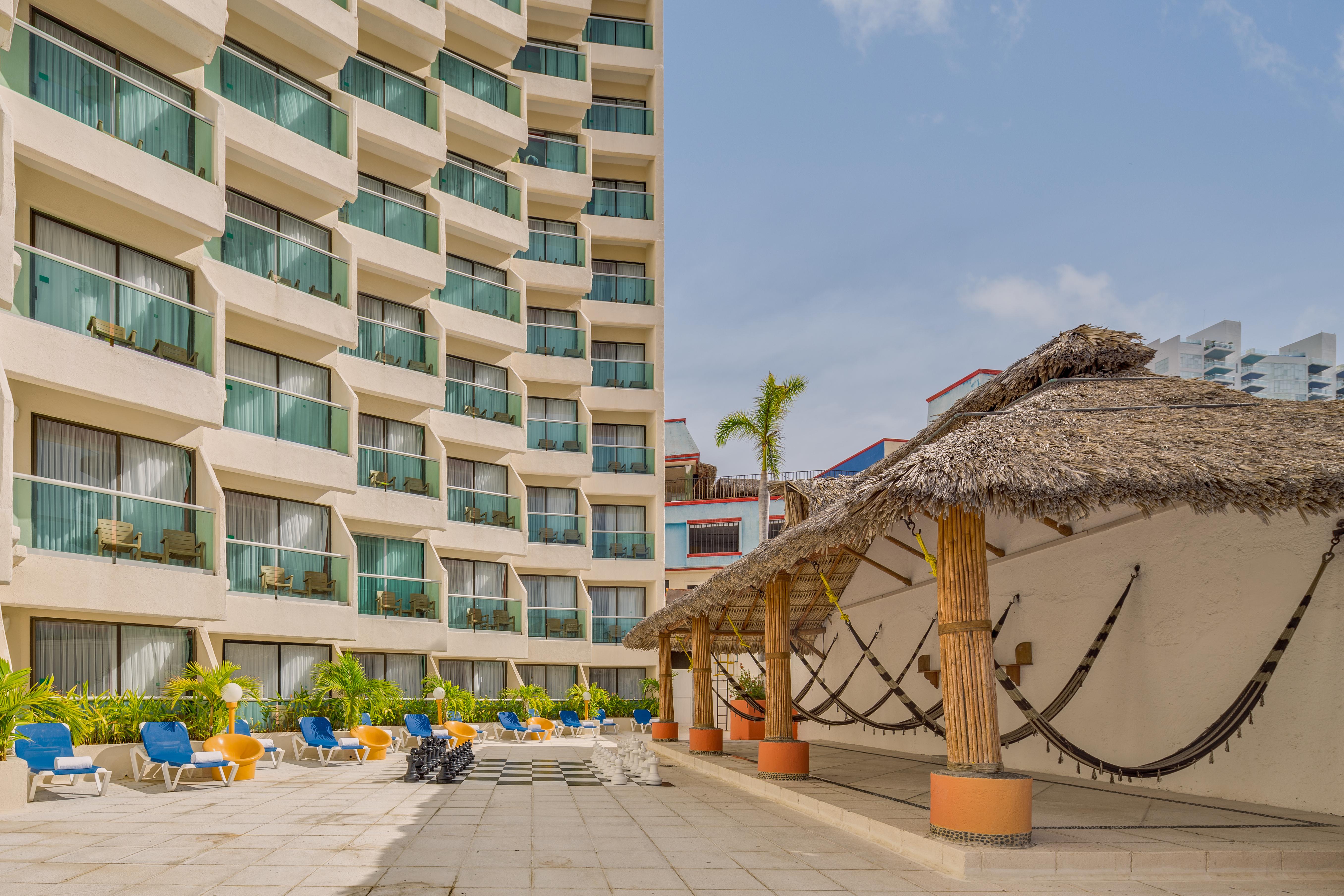 Copacabana Beach Hotel Акапулко Екстериор снимка